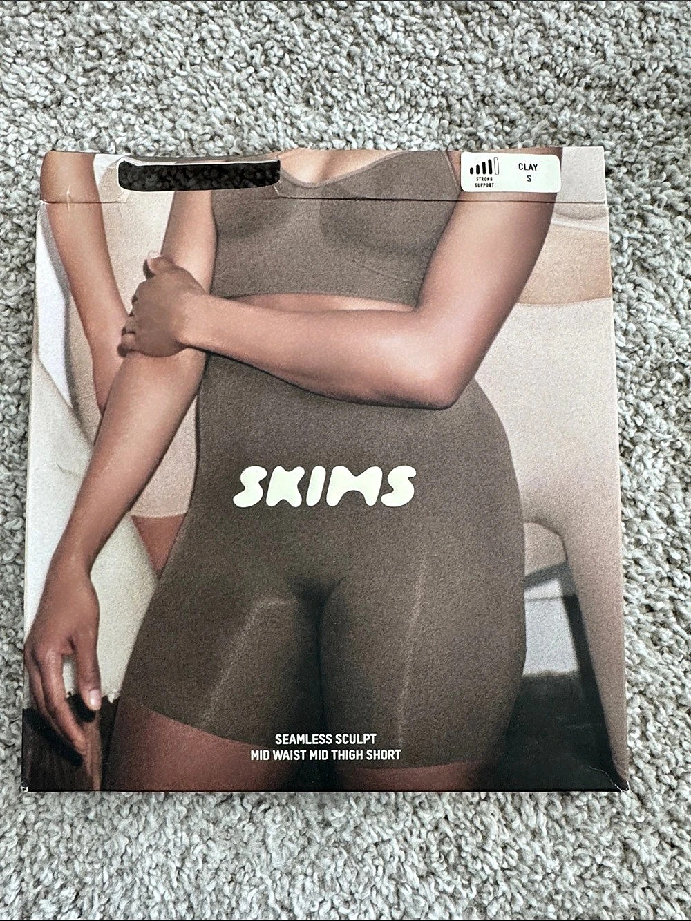 SKIMS Seamless Sculpt Mid Waist Thigh Short Bike Shorts Beige Small